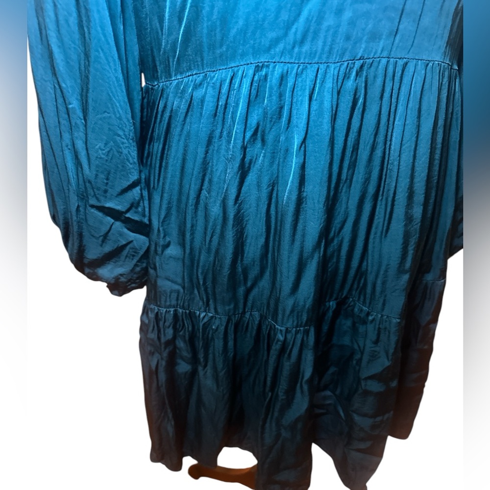 Young Fabulous and Broke Women’s Long Sleeve Babydoll Style Satin Dress Small - Picture 5 of 9